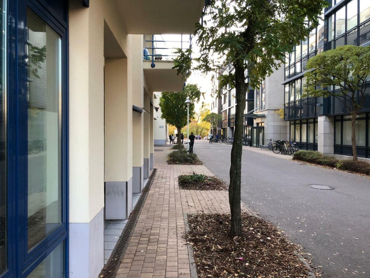 Sonnige Wohnung Im Zentrum Mit Terrasse U Tiefgarage - Netflix & Prime ไลป์ซิก ภายนอก รูปภาพ
